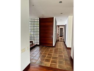 Foto 16 de CASA CON PISCINA DE UN PISO CON AMPLIAS ZONAS VERDES