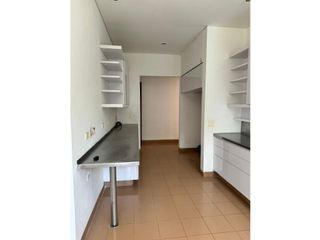 Foto 5 de CASA CON PISCINA DE UN PISO CON AMPLIAS ZONAS VERDES