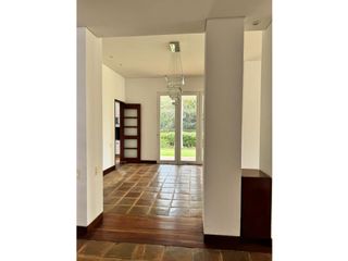 Foto 7 de CASA CON PISCINA DE UN PISO CON AMPLIAS ZONAS VERDES