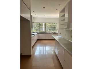 Foto 20 de CASA CON PISCINA DE UN PISO CON AMPLIAS ZONAS VERDES