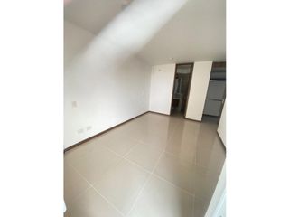 Foto 3 de APARTAMENTO CON VISTA A LA CIUDAD