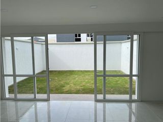 Foto 2 de CASA DE PANCE MODERNA EN CONDOMINIO