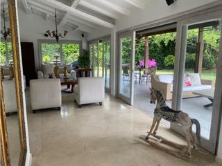 Foto 14 de CASA  INDEPENDIENTE CON PISCINA Y AMPLIA ZONA VERDE
