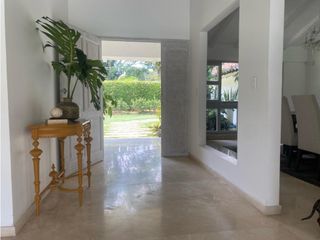 Foto 4 de CASA  INDEPENDIENTE CON PISCINA Y AMPLIA ZONA VERDE