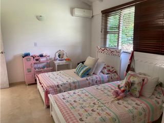 Foto 13 de CASA  INDEPENDIENTE CON PISCINA Y AMPLIA ZONA VERDE