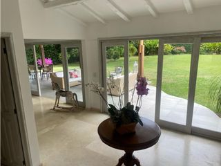 Foto 3 de CASA  INDEPENDIENTE CON PISCINA Y AMPLIA ZONA VERDE