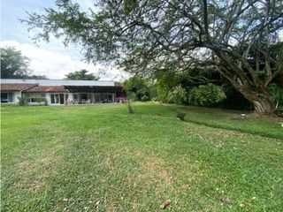 Foto 34 de CASA  INDEPENDIENTE CON PISCINA Y AMPLIA ZONA VERDE