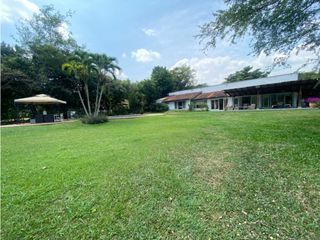 Foto 36 de CASA  INDEPENDIENTE CON PISCINA Y AMPLIA ZONA VERDE