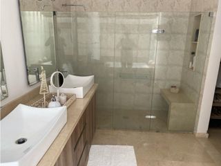 Foto 17 de CASA  INDEPENDIENTE CON PISCINA Y AMPLIA ZONA VERDE