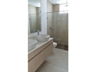Foto 7 de APARTAMENTO CON VISTA A LA CIUDAD