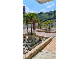Foto 9 de APARTAMENTO CON VISTA A LA CIUDAD