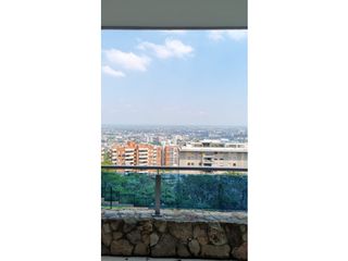 Foto 14 de APARTAMENTO CON VISTA A LA CIUDAD