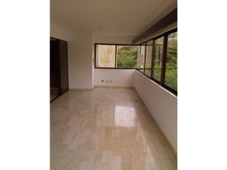 Foto 2 de APARTAMENTO AMPLIO ILUMINADO Y CON VARIOS AMBIENTES