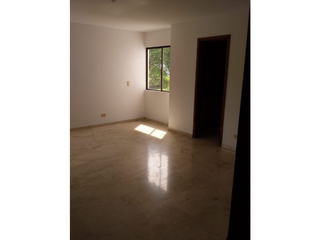 Foto 4 de APARTAMENTO AMPLIO ILUMINADO Y CON VARIOS AMBIENTES