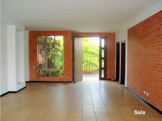 Foto 14 de CASA AMPLIA Y RODEADA DE VERDE  EN LA MORADA