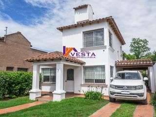 Foto 1 de Villa San Lorenzo-casa En Venta-calle Jacaranda