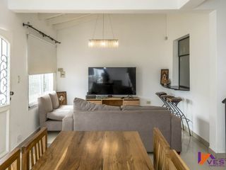 Foto 9 de Villa San Lorenzo-casa En Venta-calle Jacaranda