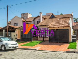Foto 1 de Grand Bourg-casa-venta