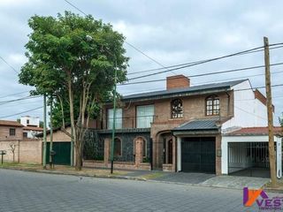 Foto 1 de Casa En Venta Grand Bourg - Zona Oeste
