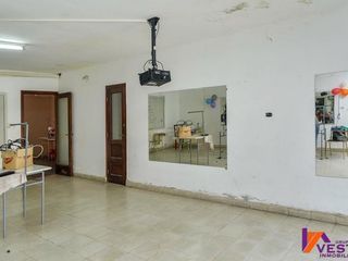 Foto 5 de Calle Corrientes - Casa En Venta -local Comercial-reciclar