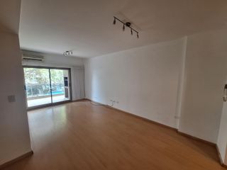 Foto 2 de 11 de Septiembre 4500. Semipiso de tres ambientes. Cochera. Balcón con parrilla. Pileta