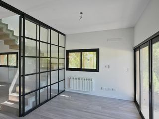 Foto 6 de ALQUILER - Casa de 3 dormitorios - Roldan.