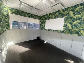 Foto 21 de Impecables oficinas amuebladas en alquiler