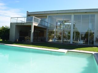 Foto 3 de VENTA CASA HARAS ESCOBAR:  6 AMBIENTES- PISCINA CLIMATIZADA - B° ATARDECER