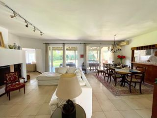 Foto 6 de Santa Barbara Casa venta en 1 planta, muy practica, 5 ambientes, pileta