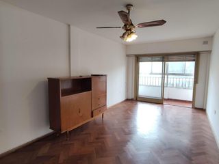 Foto 1 de Departamento de 2 Dormitorios y Comodín en Alquiler, Centro, Rosario