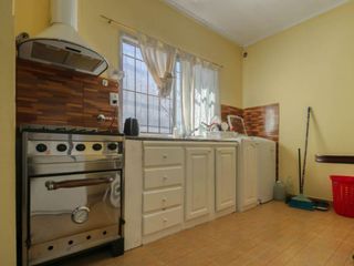Foto 5 de Casa en venta - 7 dormitorios 5 baños y 2 cocheras - 300mts2  totales - Villa Elvira