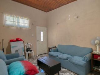 Foto 6 de Casa en venta - 7 dormitorios 5 baños y 2 cocheras - 300mts2  totales - Villa Elvira