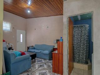 Foto 9 de Casa en venta - 7 dormitorios 5 baños y 2 cocheras - 300mts2  totales - Villa Elvira