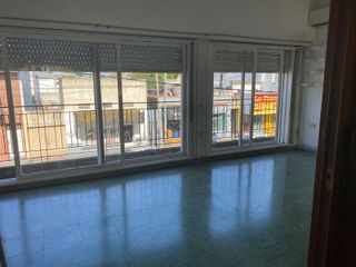 Foto 3 de Departamento en Banfield Este