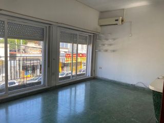 Foto 1 de Departamento en Banfield Este