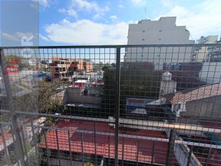Foto 8 de Departamento 4 amb en venta Villa Urquiza - Suite balcon