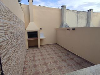 Foto 8 de DUPLEX 3 AMBIENTES SOBRE LA CALLE SEGUI A MTS DE H. YRIGOYEN