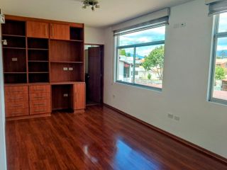 Foto 17 de Casa de Venta Independiente en Conjunto Los Chillos Sector. Mirasierra