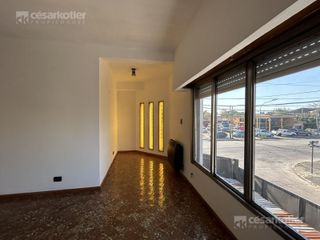 Foto 1 de Departamento en alquiler Avda. Eva Perón 1799