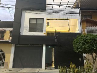 Foto 1 de Casa en MIRAFLORES