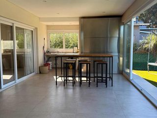 Foto 5 de Casa en venta - 3 Dormitorios 3 Baños - Mar del Plata