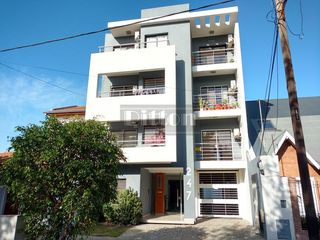 Foto 1 de Departamento - Banfield Este