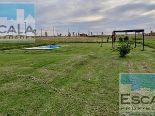 Foto 1 de TERRENO CON PILETA EN VENTA SOLARES SUR - OLIVEROS