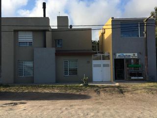 Foto 1 de Casa en venta - 4 Dormitorios 4 Baños 1 Cochera - Quequen