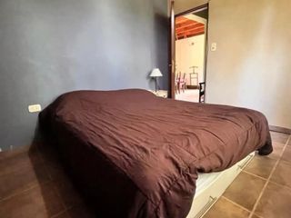 Foto 2 de Alquiler - Casa dos dormis, pileta y jardín en Roldán