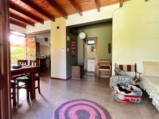 Foto 11 de Alquiler - Casa dos dormis, pileta y jardín en Roldán