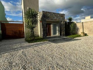 Foto 2 de Casa en venta - 1 Dormitorio 1 Baño - La Plata
