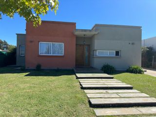 Foto 4 de Casa con pileta en venta - San Eduardo  - Pilar del Este - Pilar