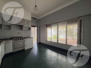 Foto 9 de Casa en Alquiler – 4 Amb.   Habitación de Servicio – Castelar Sur – Av. Zeballos