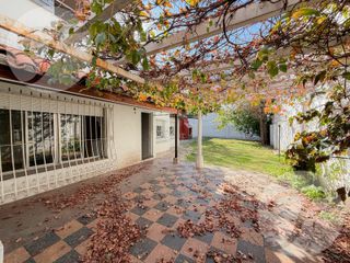 Foto 2 de Casa en Alquiler – 4 Amb.   Habitación de Servicio – Castelar Sur – Av. Zeballos